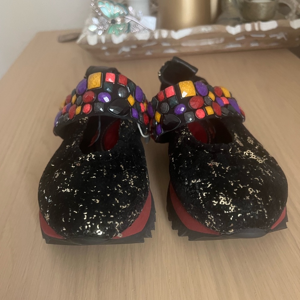 woman’s Italian luxury shoes size 36